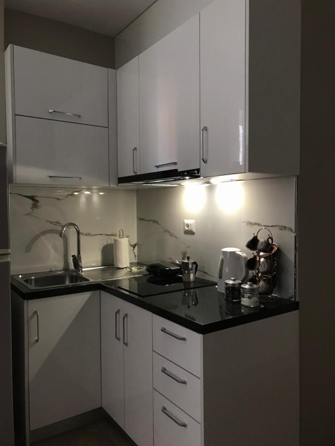 Home Away From Home Apartment Дуррес Экстерьер фото